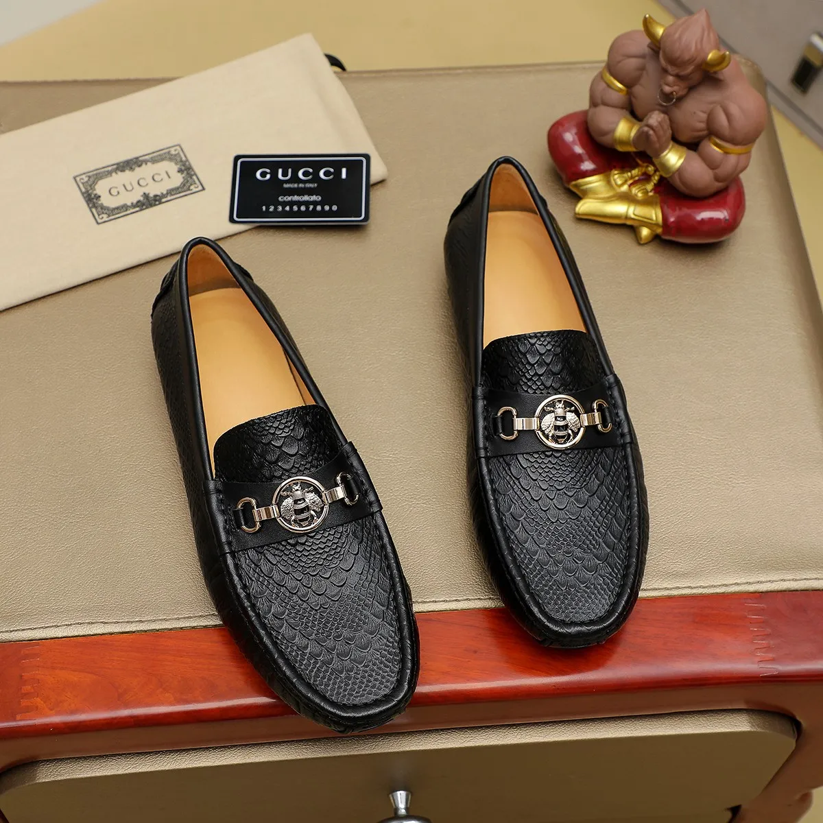 Men's shoes 💰360💰💰GUCCI Gucci official website synchronizes the latest model 🛃The upper is made of imported cowhide, 🐷leather lining, rubber outsole, 🎩🎩top-notch handcrafted workmanship with fine stitches and threads🔍definitely satisfy those perfectionist men who pursue high luxury quality 👏 Colors available! Code number 38-45 Large quantity in stock